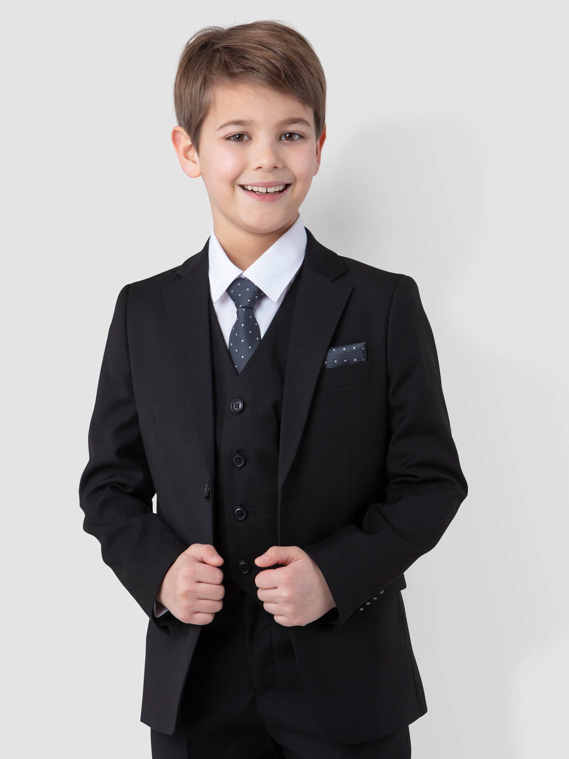 SANDER STELLAN Babymode SANDER STELLAN Boys' Suit Luxurious Child Suit Communion Suit 6-piece, in Black (Blazer, Vest, Shirt, Trousers, Bow Tie, and Pocket Square) Formal, Elegant