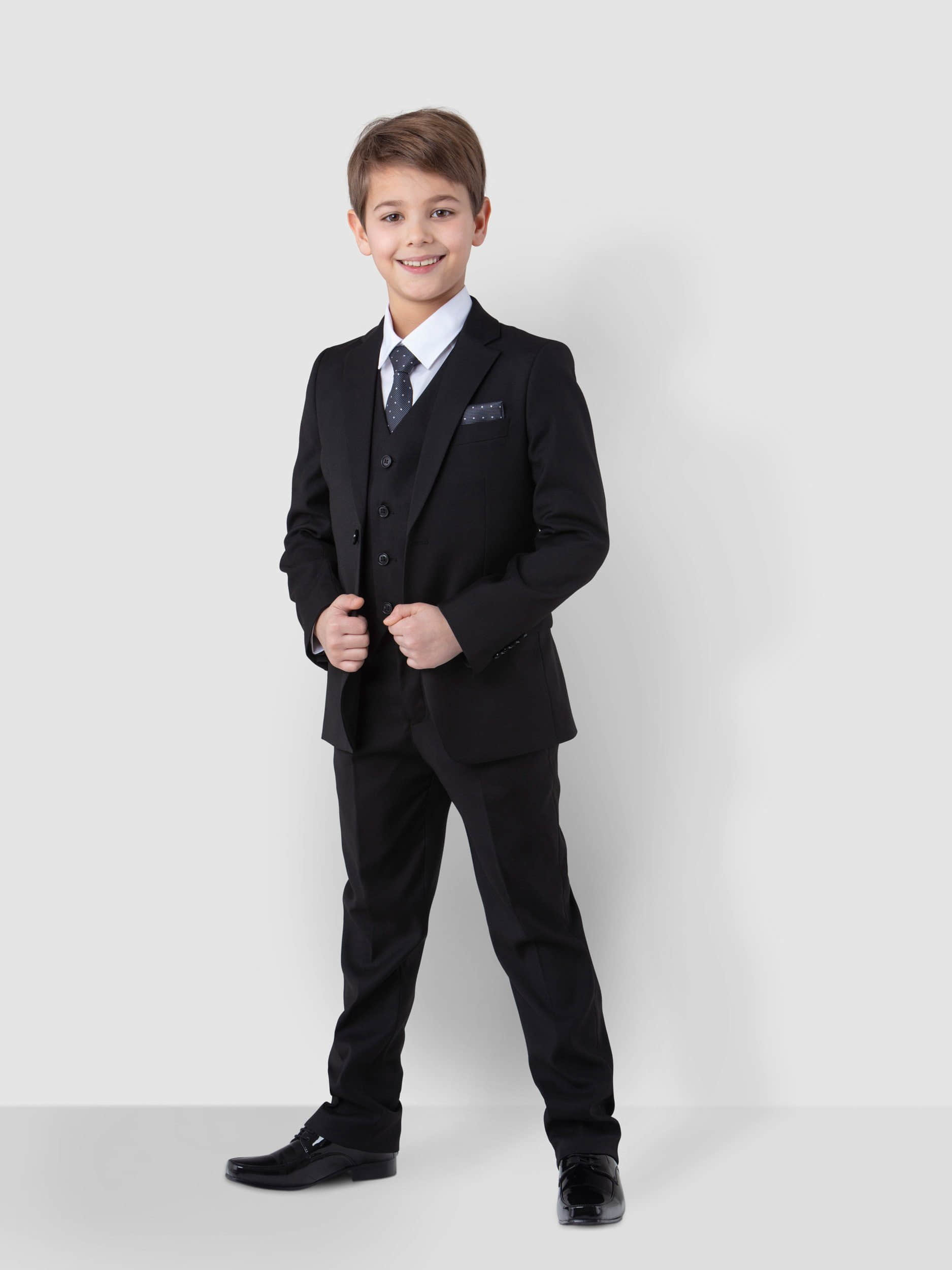 SANDER STELLAN Babymode SANDER STELLAN Boys' Suit Luxurious Child Suit Communion Suit 6-piece, in Black (Blazer, Vest, Shirt, Trousers, Bow Tie, and Pocket Square) Formal, Elegant