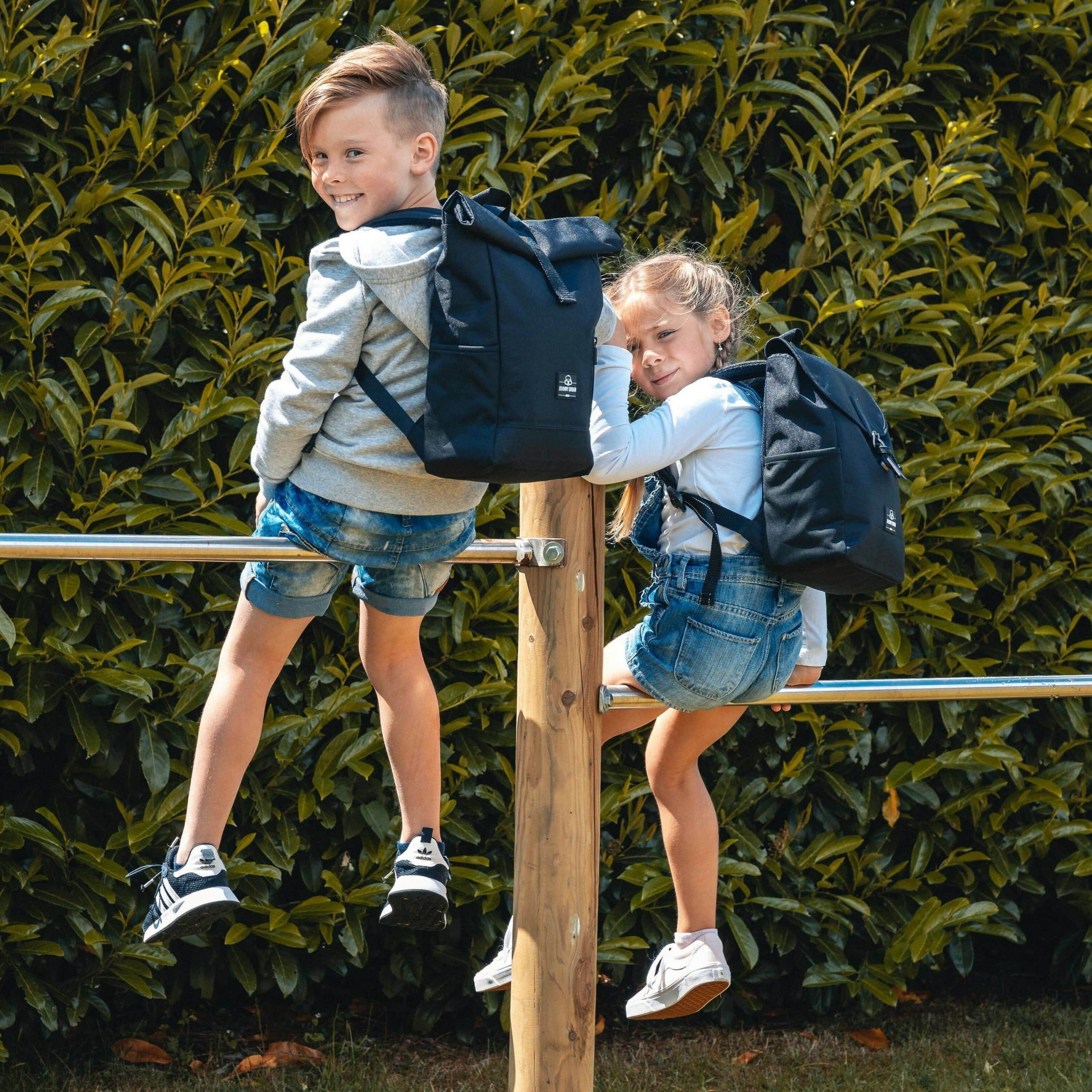 Johnny Urban Johnny Urban Junior Aaron: Sustainable Kids Backpack - Ages 3+ | Recycled & Water-Resistant schwarz Spielzeug